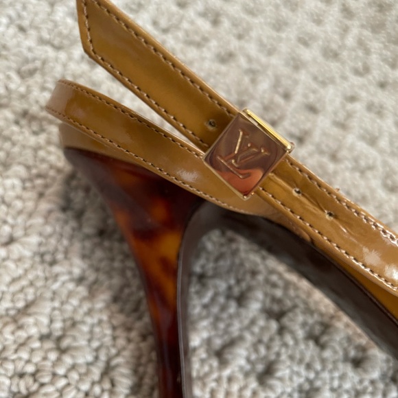 New! Louis Vuitton status heels! - Picture 4 of 7